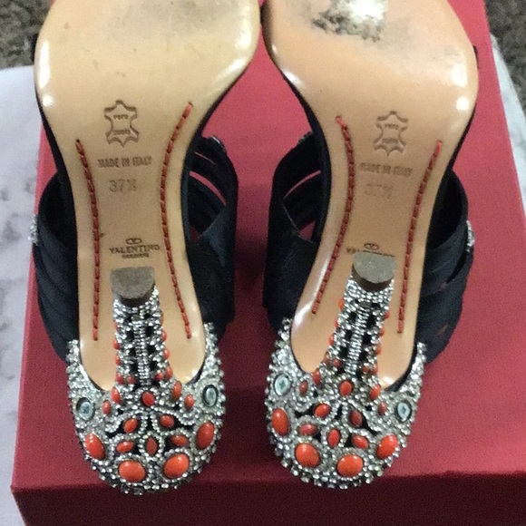 Valentino Gorgeous embellished shoe - Picture 9 of 11